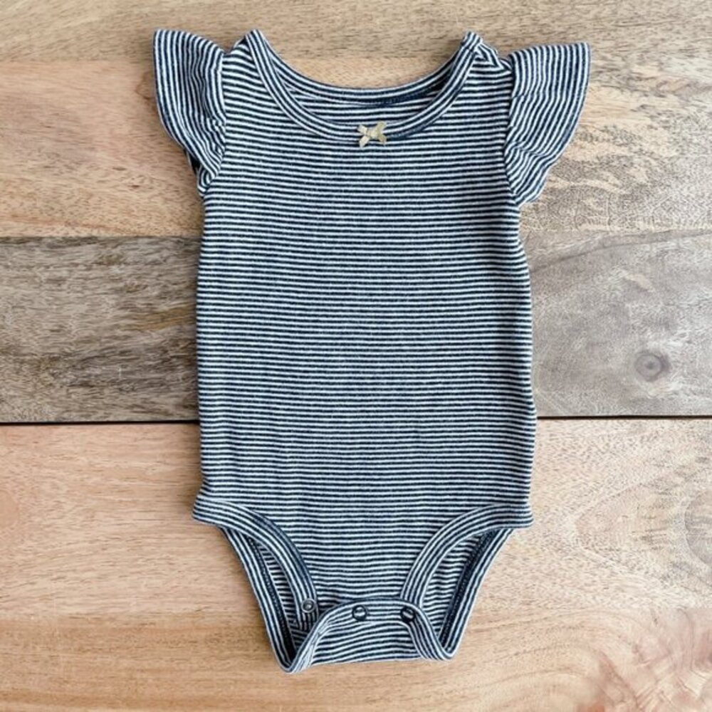 $2 Carter’s bodysuit 3m baby girl onesie